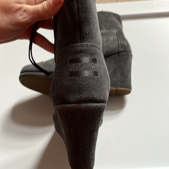 TOMS Grey Highwedge Desert Ankle Boots. Size 7 - Picture 4 of 6